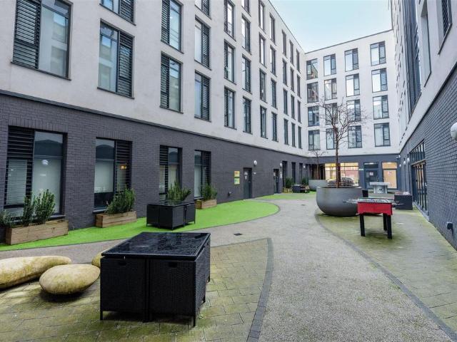 Apartment for rent in Falcon Lodge, Wales