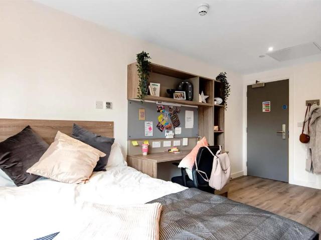 Apartment for rent in Falcon Lodge, Wales