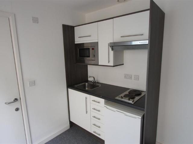 Studio for rent in City Centre, South Yorkshire