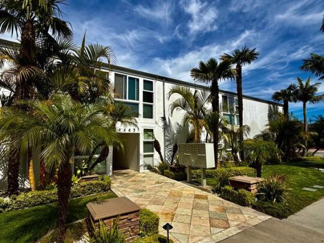 Apartment for rent in Los Alamitos, California