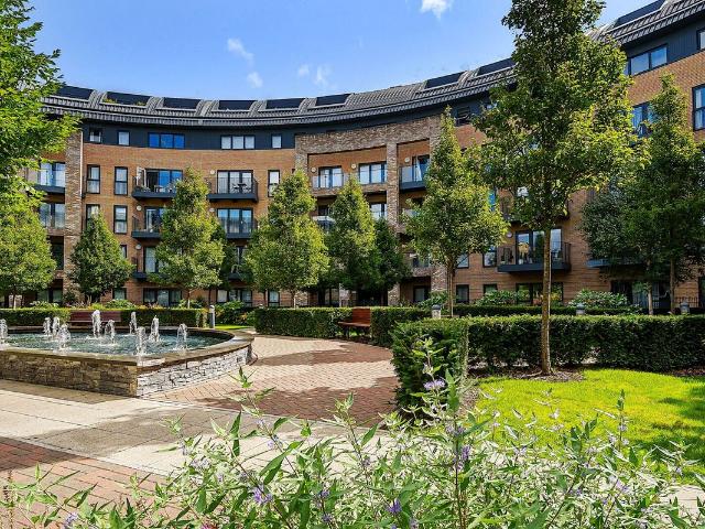 Apartment for rent in Little Stanmore, Greater London