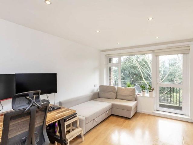 Apartment for rent in Surbiton, Greater London