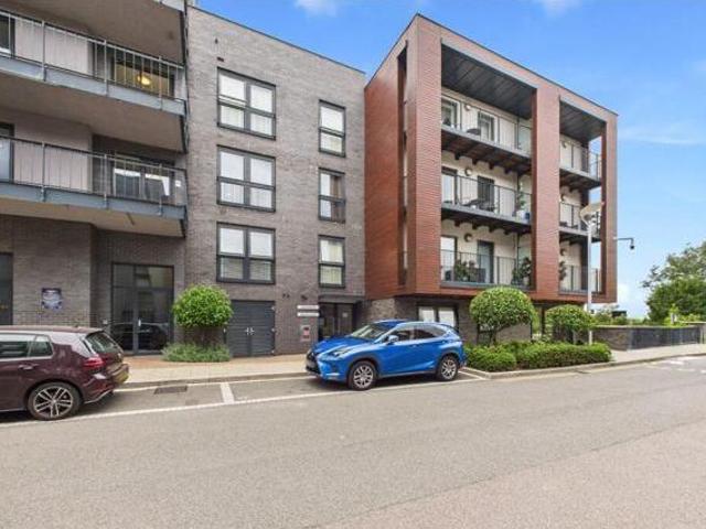 House for sale in Little Stanmore, Greater London
