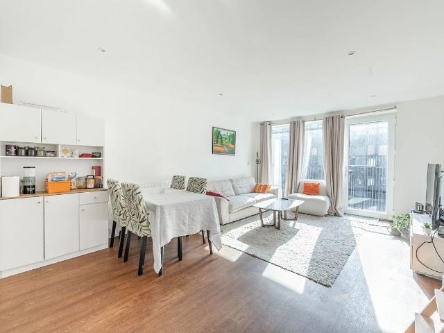 Apartment for rent in Stanmore Place, Greater London