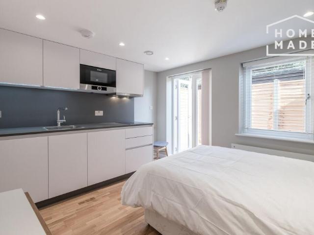 Studio for rent in Cricklewood, Isle Of Man