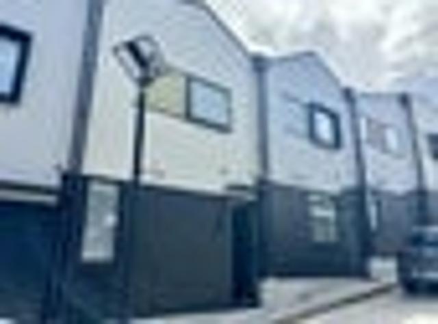 Townhouse for rent in Howick, Oroua County
