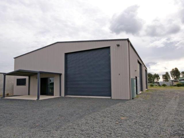 Warehouse for rent in Howlong, New South Wales