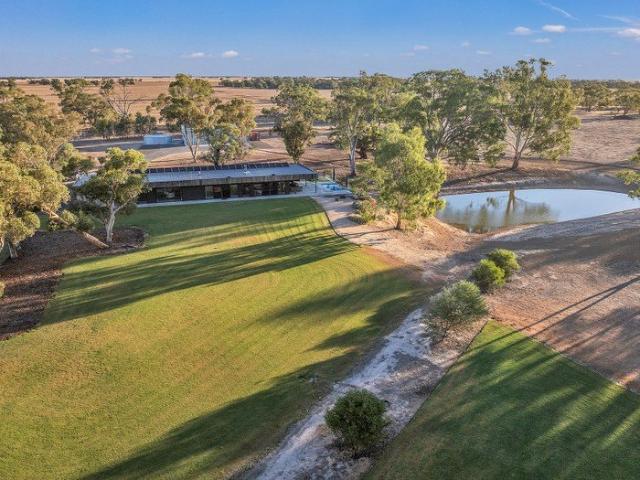 Cottage for sale in Thyra, Victoria