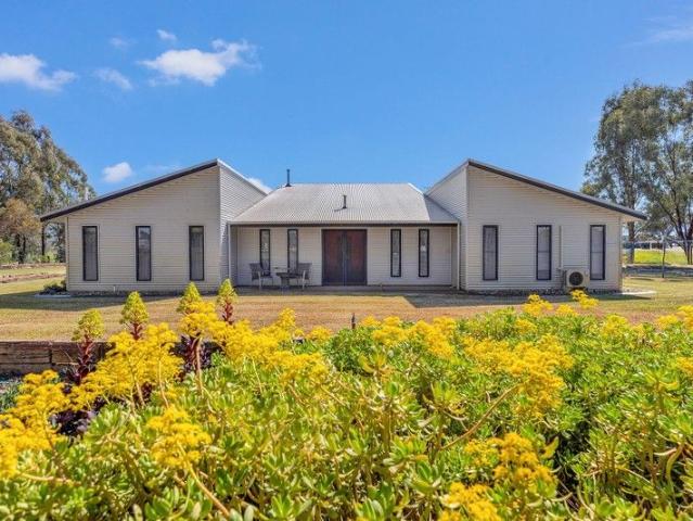 Cottage for sale in Wyuna, Victoria