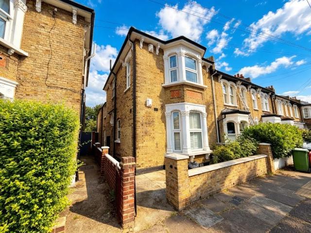 House for rent in London Borough of Lewisham, Brockley