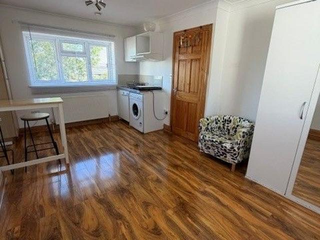 Studio for rent in London Borough of Ealing, Greater London