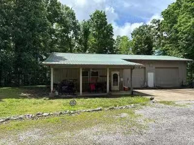 House for sale in Dickson