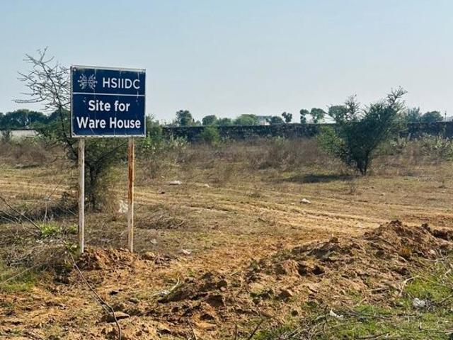 Commercial for sale in Hariana