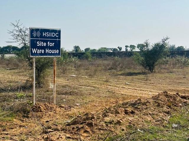 Commercial for sale in Hariana