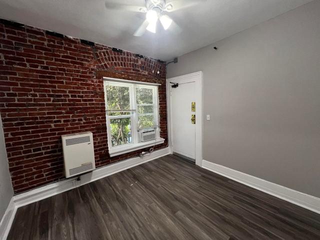 Apartment for rent in Canoga Park, California