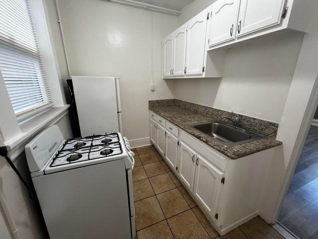 Apartment for rent in Canoga Park, California