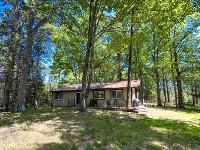 House for sale in Hubbard Lake