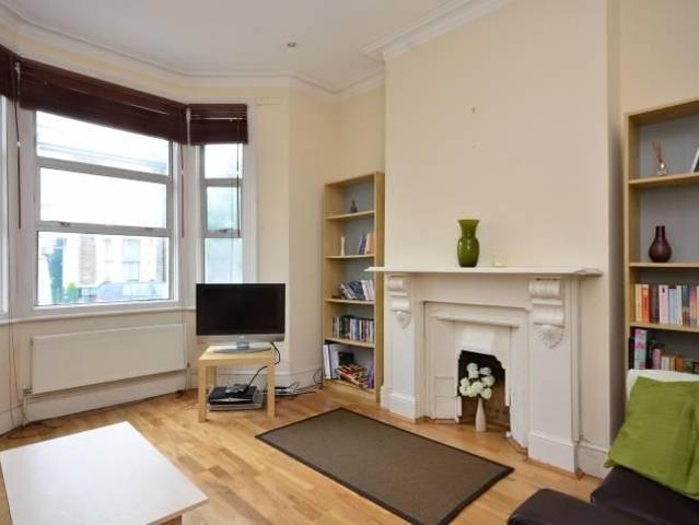 Apartment for rent in Stockwell, Greater London