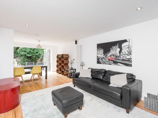 House for rent in Stockwell, Greater London