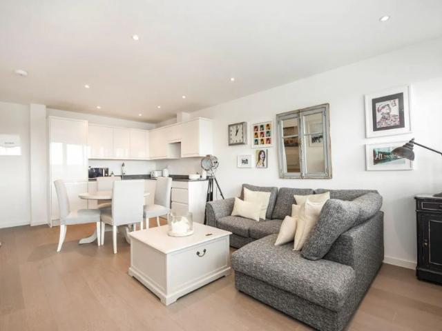 Apartment for rent in Navestock Side, Essex