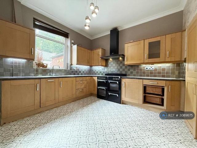 House for rent in Top O' Th' Meadows, Oldham