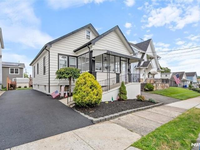 House for sale in Totowa