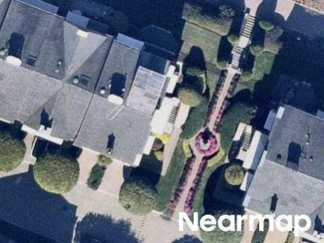 House for sale in Edgewater