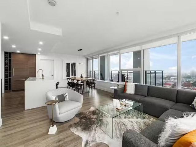 Condo for rent in Victoria