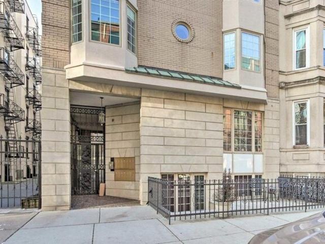 Condo for sale in Hudson, New Jersey