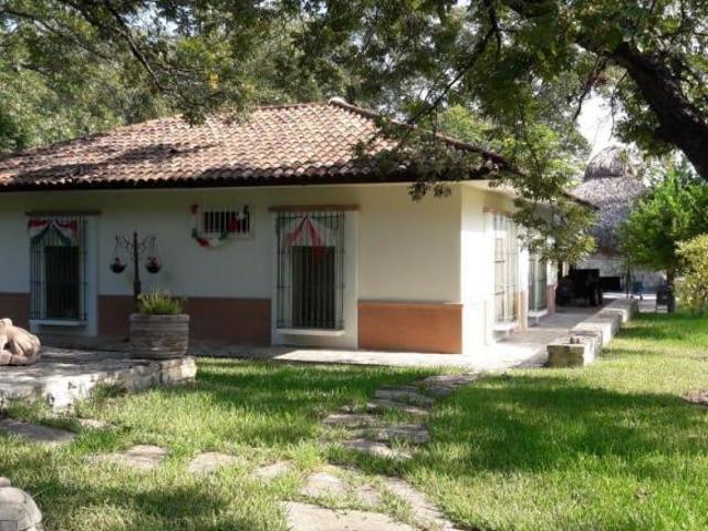 Huerta nogalera en el pueblo mágico Bustamante, N.L