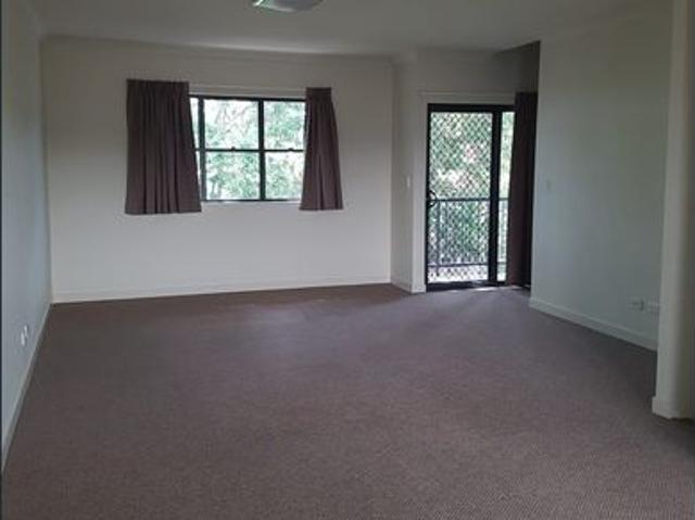 Townhouse for rent in Toombul, Queensland