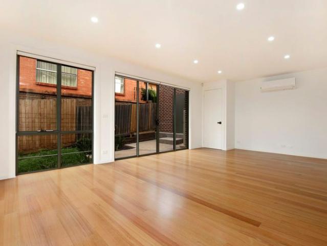 Townhouse for rent in Camerons Creek, Victoria