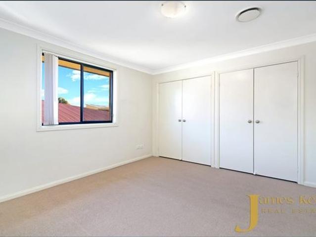 Townhouse for rent in Sydney, New South Wales