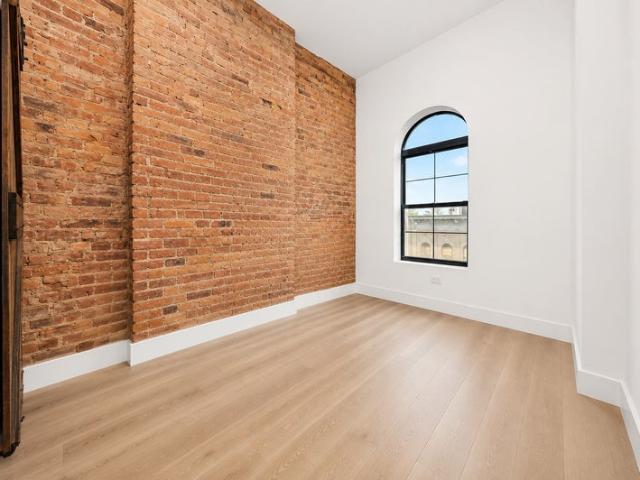Room for rent in Arverne, New York