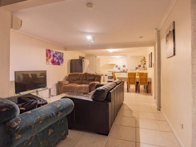 Apartment for rent in Jamboree Heights, Greater Brisbane