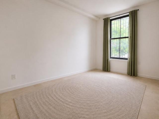 Room for rent in Arverne, New York