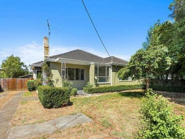 House for sale in Victoria