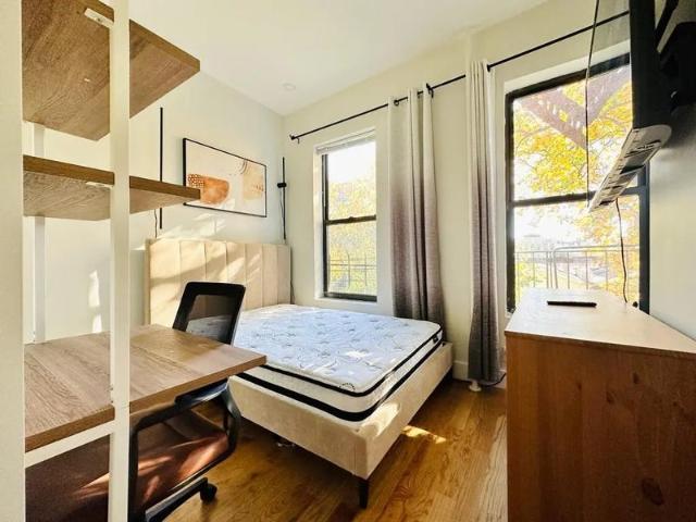 Room for rent in Arverne, New York