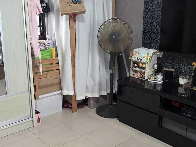 Room for rent in Compassvale, Singapore