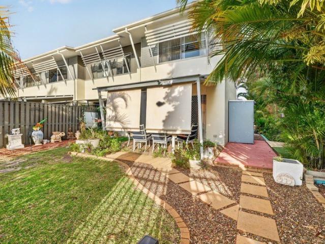 Townhouse for sale in Urangan, Hervey Bay