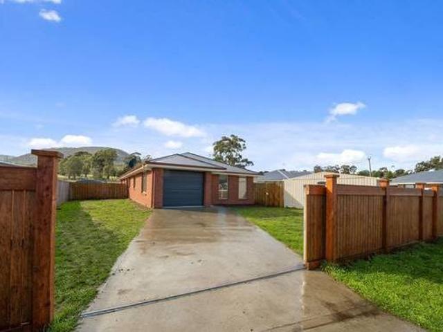 House for rent in Derwent Park