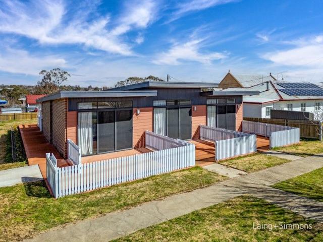 Flat for sale in Uralla
