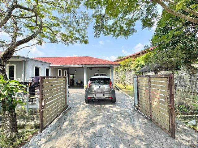 Bungalow for sale in Petaling, Subang Jaya