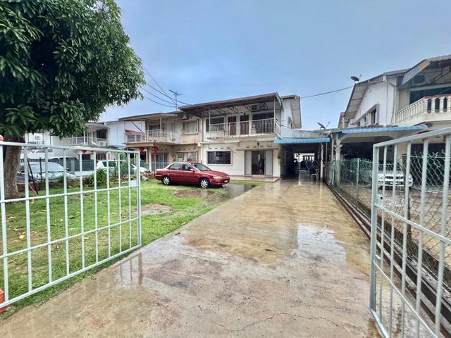 Bungalow for sale in Malaka