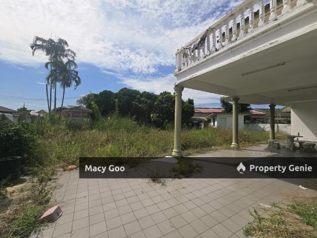 Terraced House for sale in Malaka