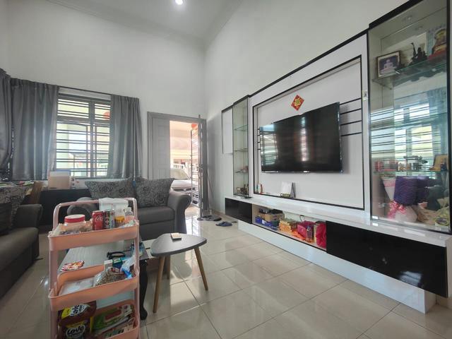 Terraced House for sale in Malaka