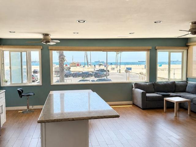 Room for rent in Long Beach, California