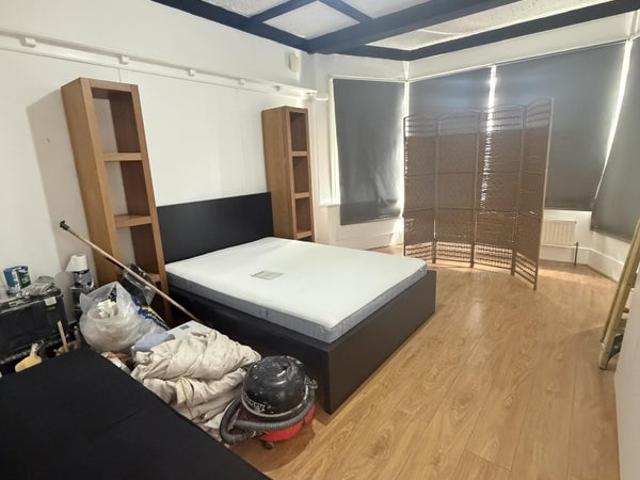 Studio for rent in Brondesbury, Greater London