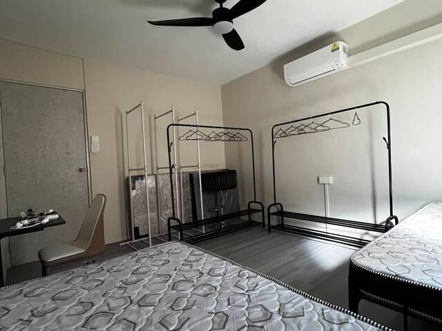 Room for rent in Hong Kah, Singapore