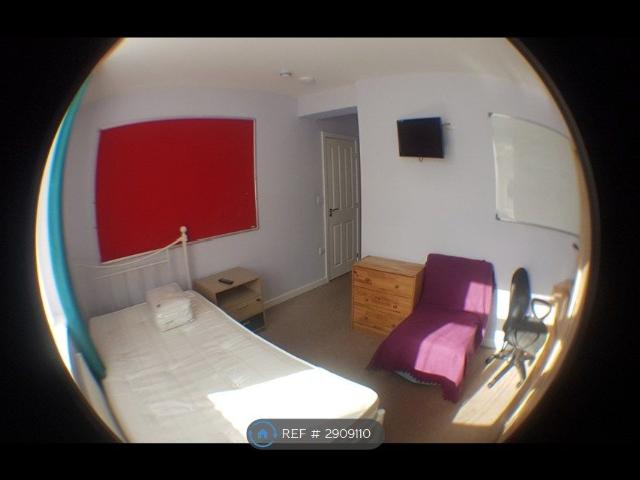 Room for rent in Cressex, Buckinghamshire